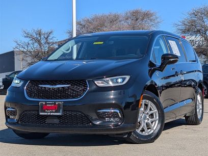 Used 2024 Chrysler Pacifica Touring-L