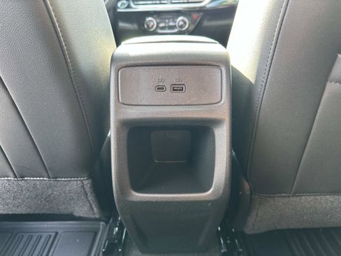 Used 2025 Chevrolet Trax ACTIV w/ Sunroof Package image 13