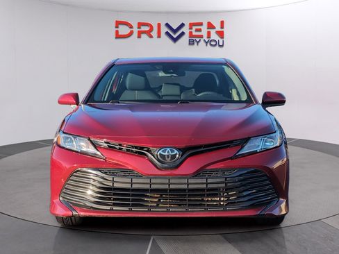 Used 2020 Toyota Camry LE image 9
