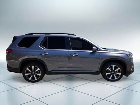 Certified 2023 Honda Pilot Touring image 4