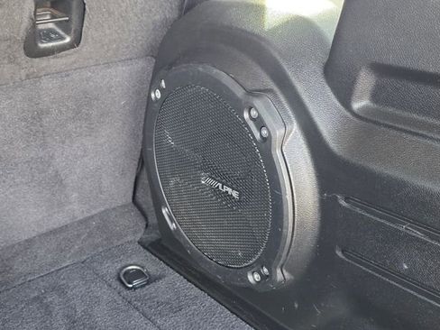 Used 2019 Jeep Wrangler Unlimited Sahara image 15