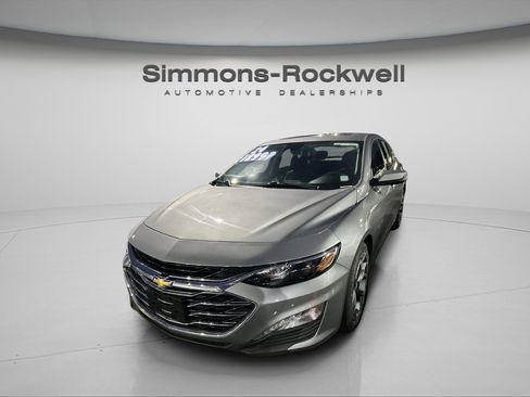 Used 2024 Chevrolet Malibu LT image 3