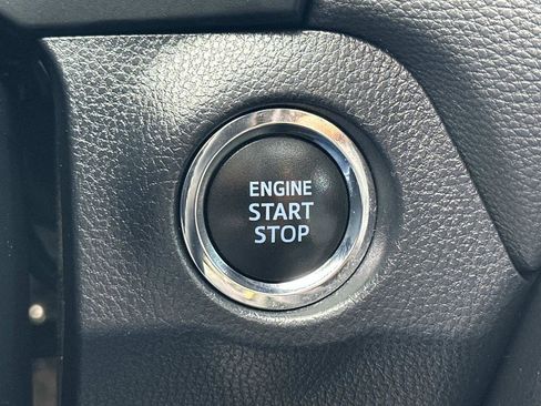 Used 2019 Toyota RAV4 Limited image 21