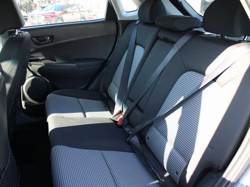 Used 2020 Hyundai Kona SE w/ Cargo Package image 23