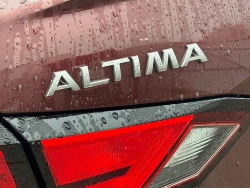 Used 2024 Nissan Altima 2.5 SV image 42