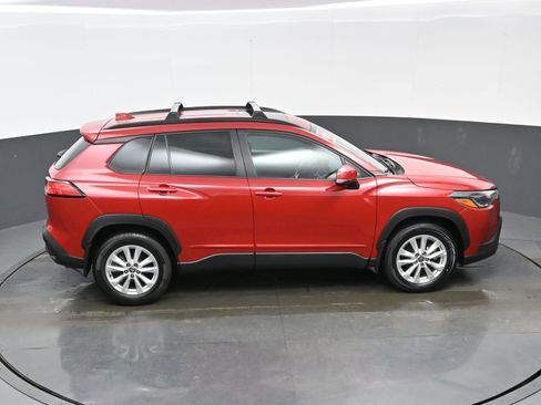 Used 2022 Toyota Corolla Cross LE image 41