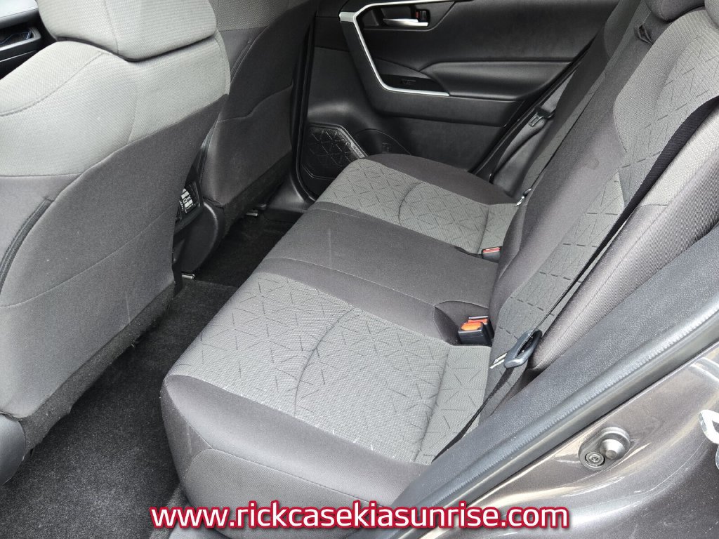 Used 2021 Toyota RAV4 XLE FWD image 11
