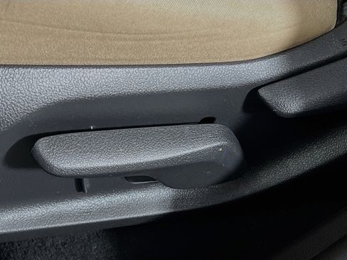 Used 2021 Toyota RAV4 LE image 16