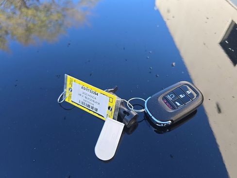 Used 2025 Honda HR-V Sport image 29