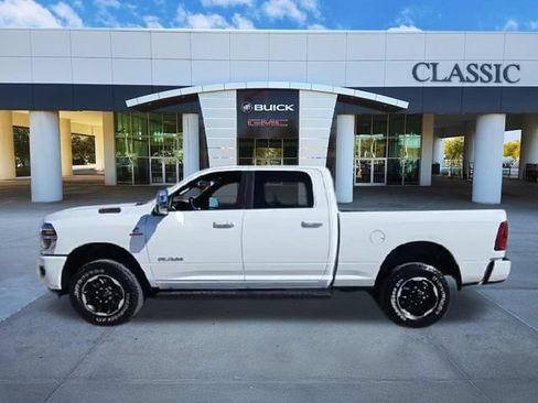 Used 2026 RAM 2500 Laramie AWD/4WD image 5