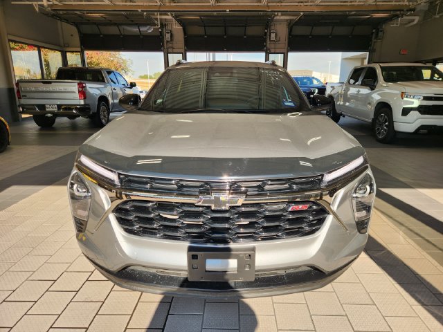 Used 2026 Chevrolet Trax RS w/ Driver Confidence Package FWD image 2