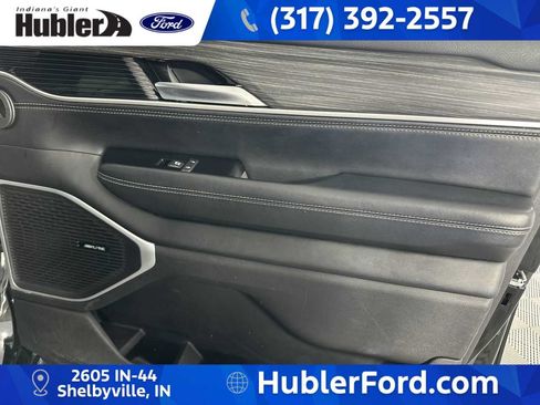 Used 2023 Jeep Wagoneer L Series II AWD/4WD image 24