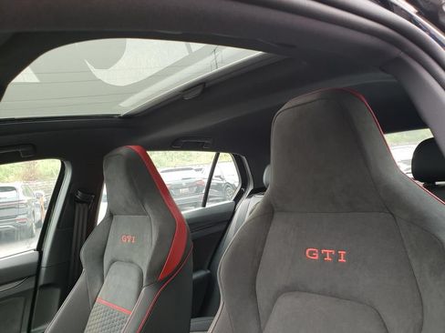 New 2026 Volkswagen GTI SE FWD image 7