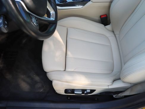 Used 2019 BMW 330i Sedan image 16