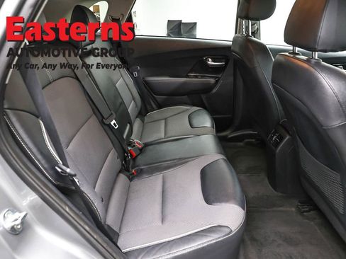 Used 2022 Kia Niro EX FWD image 24