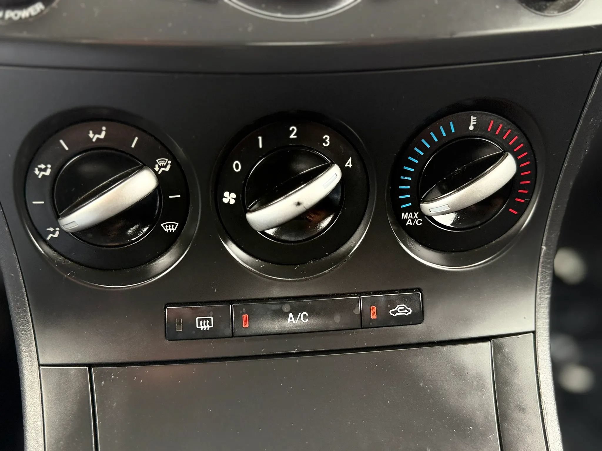 Used 2012 MAZDA MAZDA3 i Touring FWD image 28