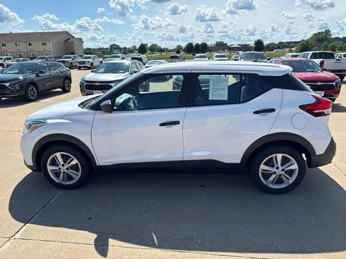 Used 2020 Nissan Kicks S FWD image 6