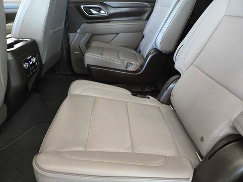 Used 2021 GMC Yukon SLT w/ Rear Media and Nav Package image 28