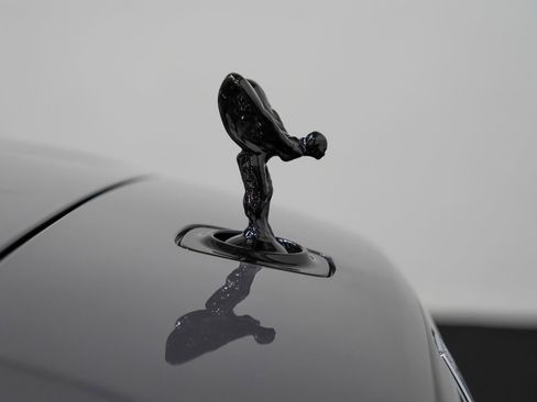 Used 2018 Rolls-Royce Wraith image 19