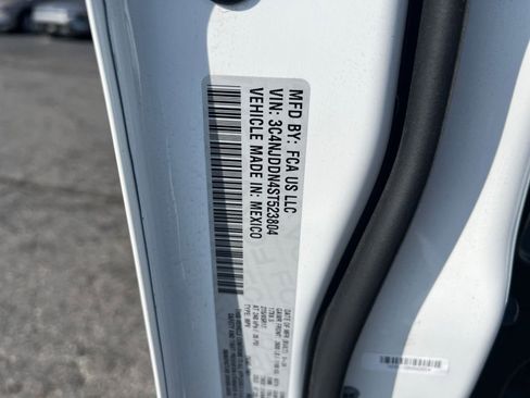 Used 2025 Jeep Compass Trailhawk image 23