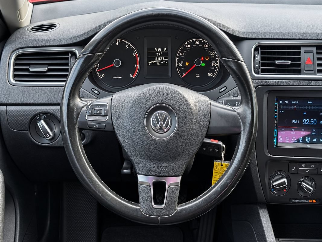 Used 2011 Volkswagen Jetta SE FWD image 13