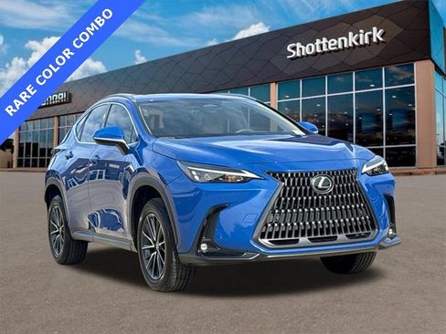 Used 2025 Lexus NX 250 FWD w/ Premium Package image 3