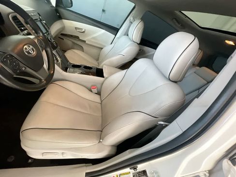 Used 2015 Toyota Venza Limited image 11