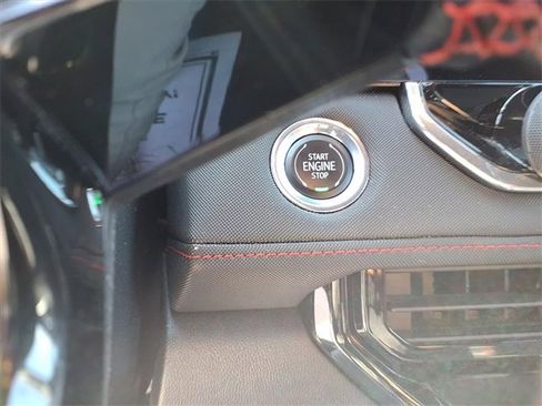 Used 2023 Chevrolet Colorado Z71 image 14