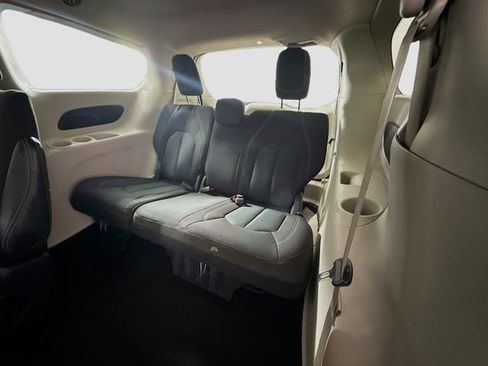 Used 2022 Chrysler Voyager LX FWD image 42