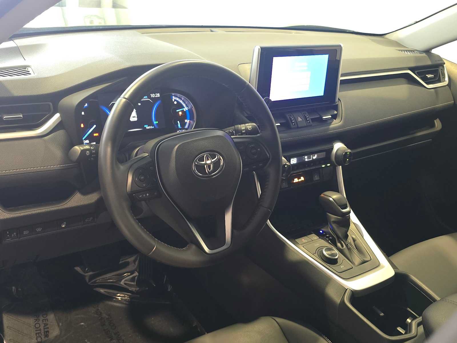 Used 2023 Toyota RAV4 XLE Premium AWD/4WD image 4