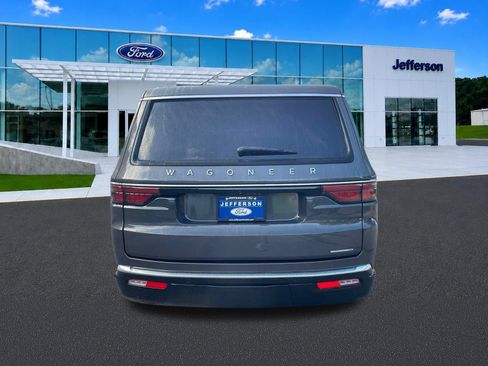 Used 2022 Jeep Wagoneer Series II RWD image 4