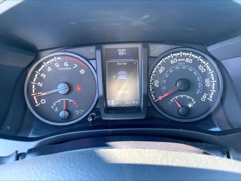 Certified 2022 Toyota Tacoma SR image 24