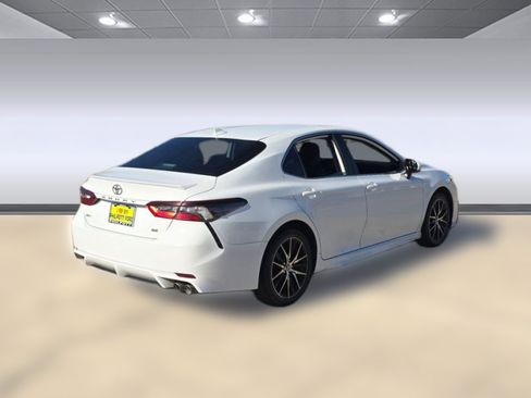 Used 2023 Toyota Camry SE image 8