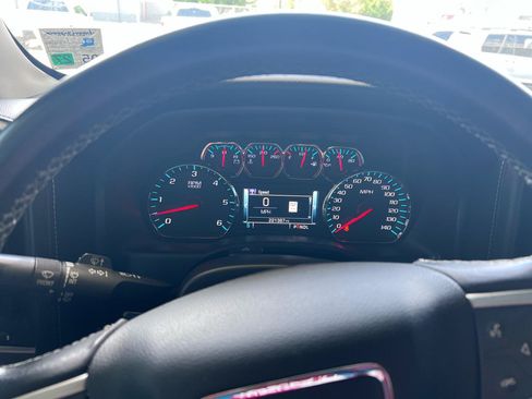 Used 2017 GMC Sierra 1500 SLE w/ SLE Value Package AWD/4WD image 4