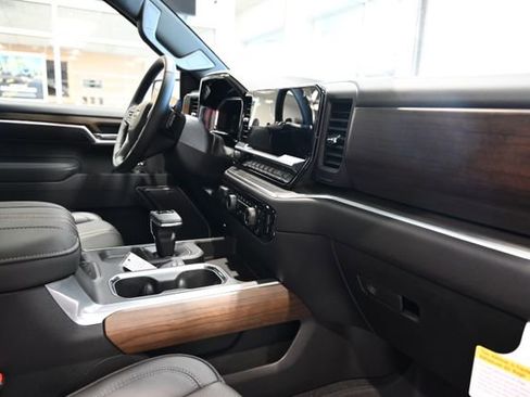 New 2026 Chevrolet Silverado 1500 High Country w/ High Country Premium Package AWD/4WD image 13