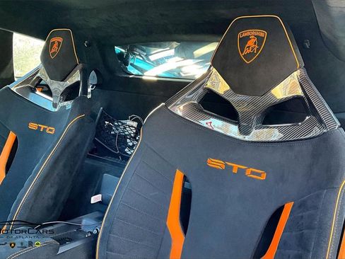 Used 2022 Lamborghini Huracan STO image 23