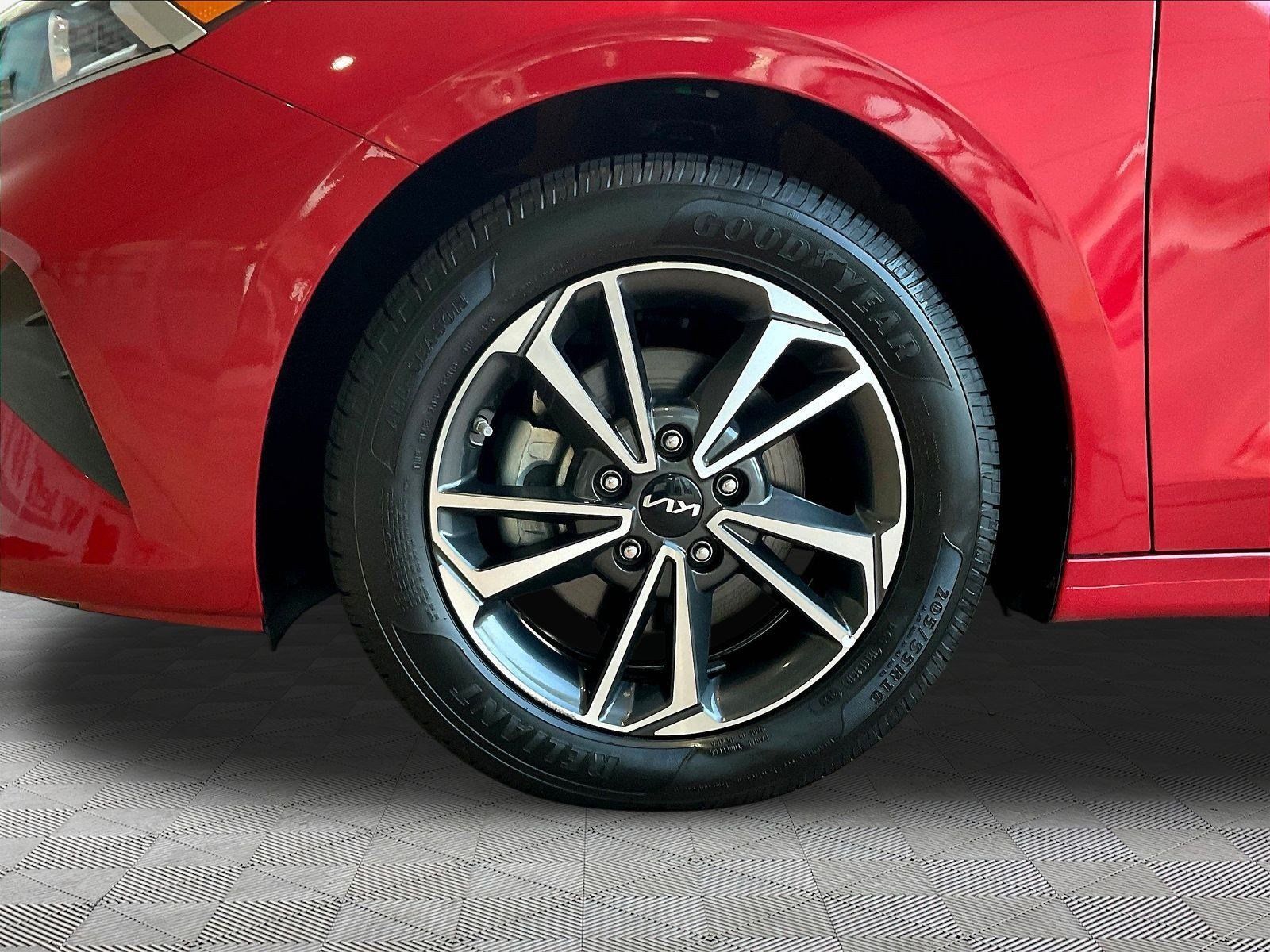 Used 2023 Kia Forte LXS w/ LXS Technology Package FWD image 30