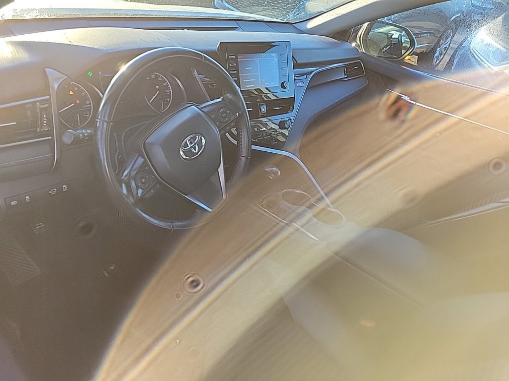 Used 2022 Toyota Camry SE FWD image 7