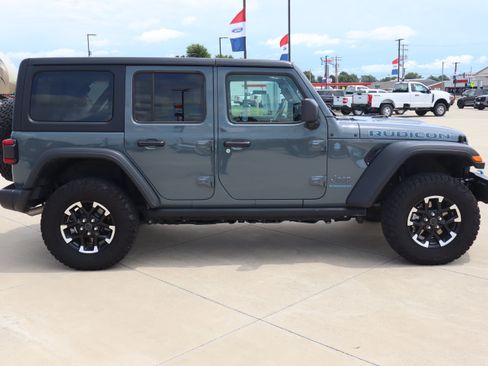 Used 2025 Jeep Wrangler Unlimited Rubicon 4xe w/ Safety Group AWD/4WD image 4