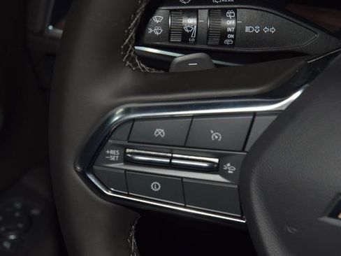 New 2025 Chevrolet Suburban Premier image 37