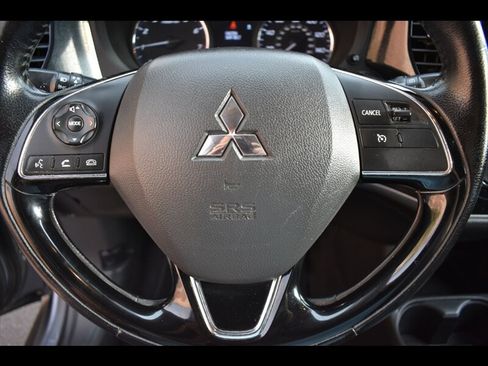 Used 2016 Mitsubishi Outlander SE FWD image 12