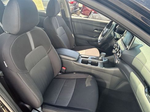 Used 2025 Nissan Sentra SV FWD image 33