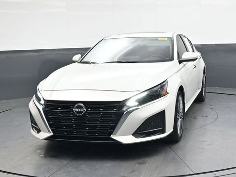 Used 2023 Nissan Altima 2.5 SL image 9