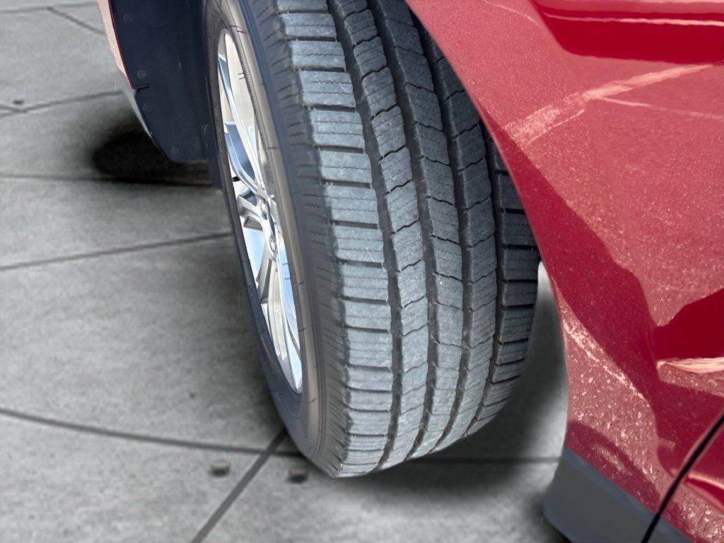 Used 2019 Ford Edge Titanium FWD image 28