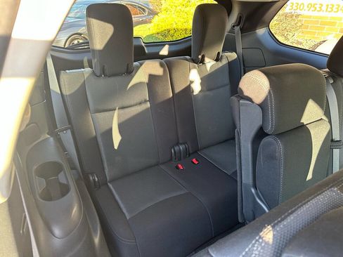 Used 2018 Nissan Pathfinder SV image 27