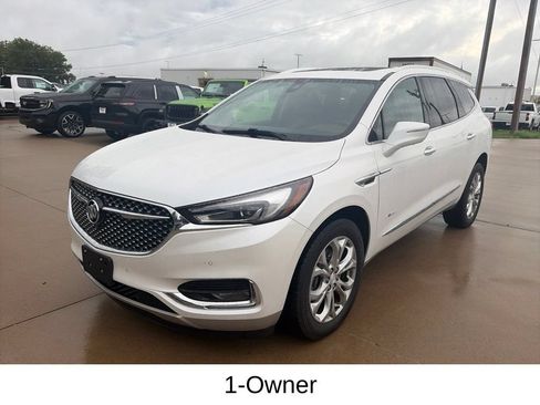Used 2018 Buick Enclave Avenir w/ Avenir Technology Package AWD/4WD image 3