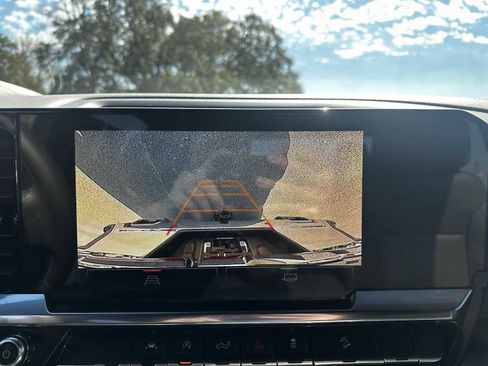 Used 2023 GMC Sierra 1500 SLT w/ SLT Premium Package image 17