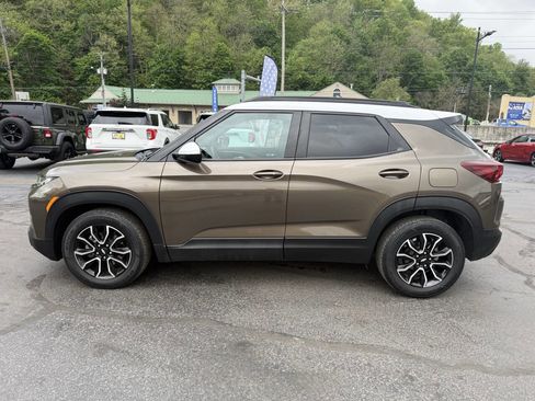 Used 2022 Chevrolet TrailBlazer ACTIV w/ Sun and Liftgate Package FWD image 6