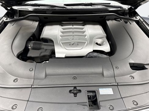 Used 2013 Lexus LX 570 4WD image 30