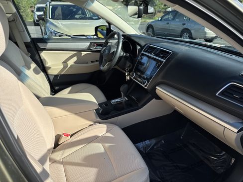 Used 2019 Subaru Outback 2.5i Premium AWD/4WD image 17
